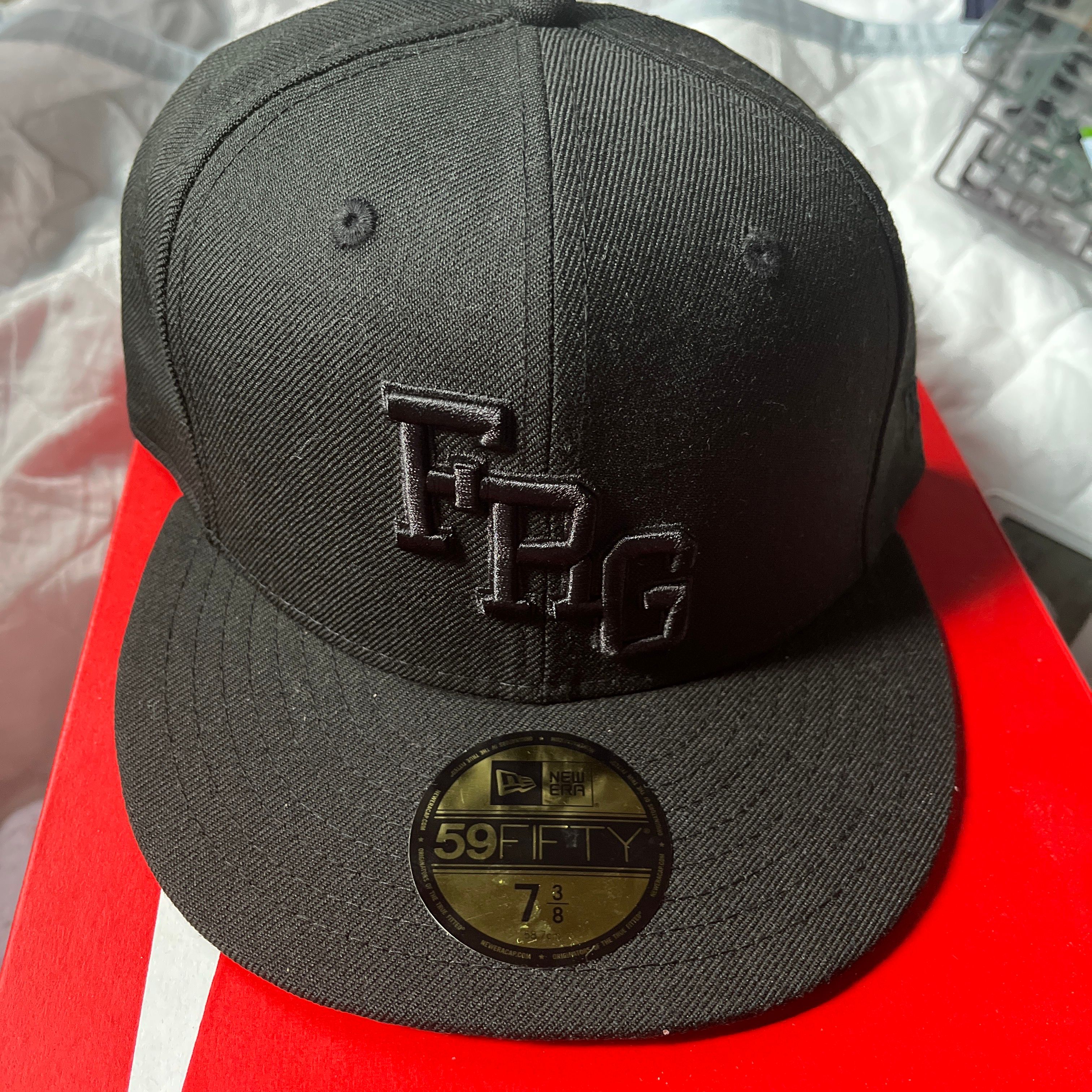 フラグメント×ニューエラ