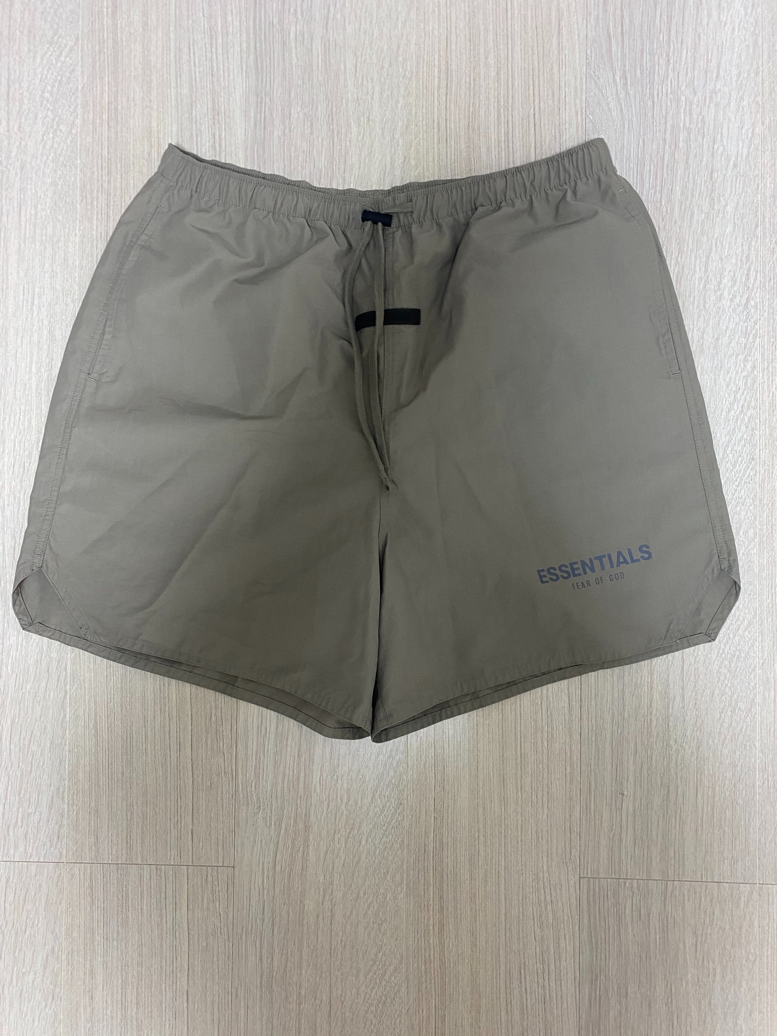 FEAR OF GOD ESSENTIALS Volley Short "Taupe"