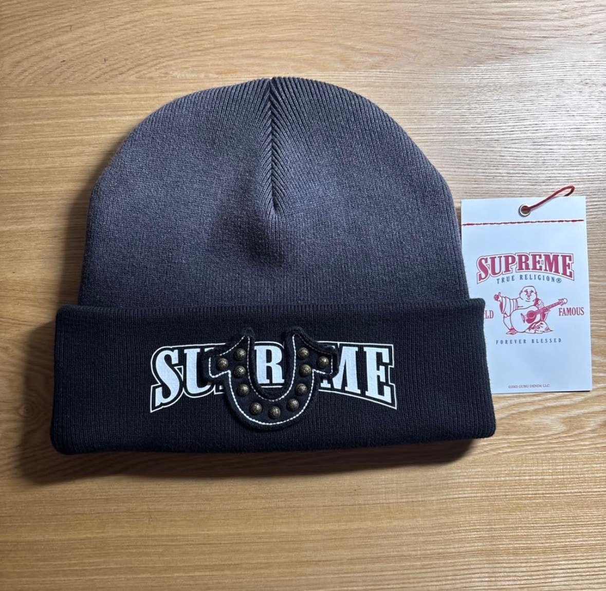 シュプリーム x トゥルーレリジョン ビーニー "ブラック"