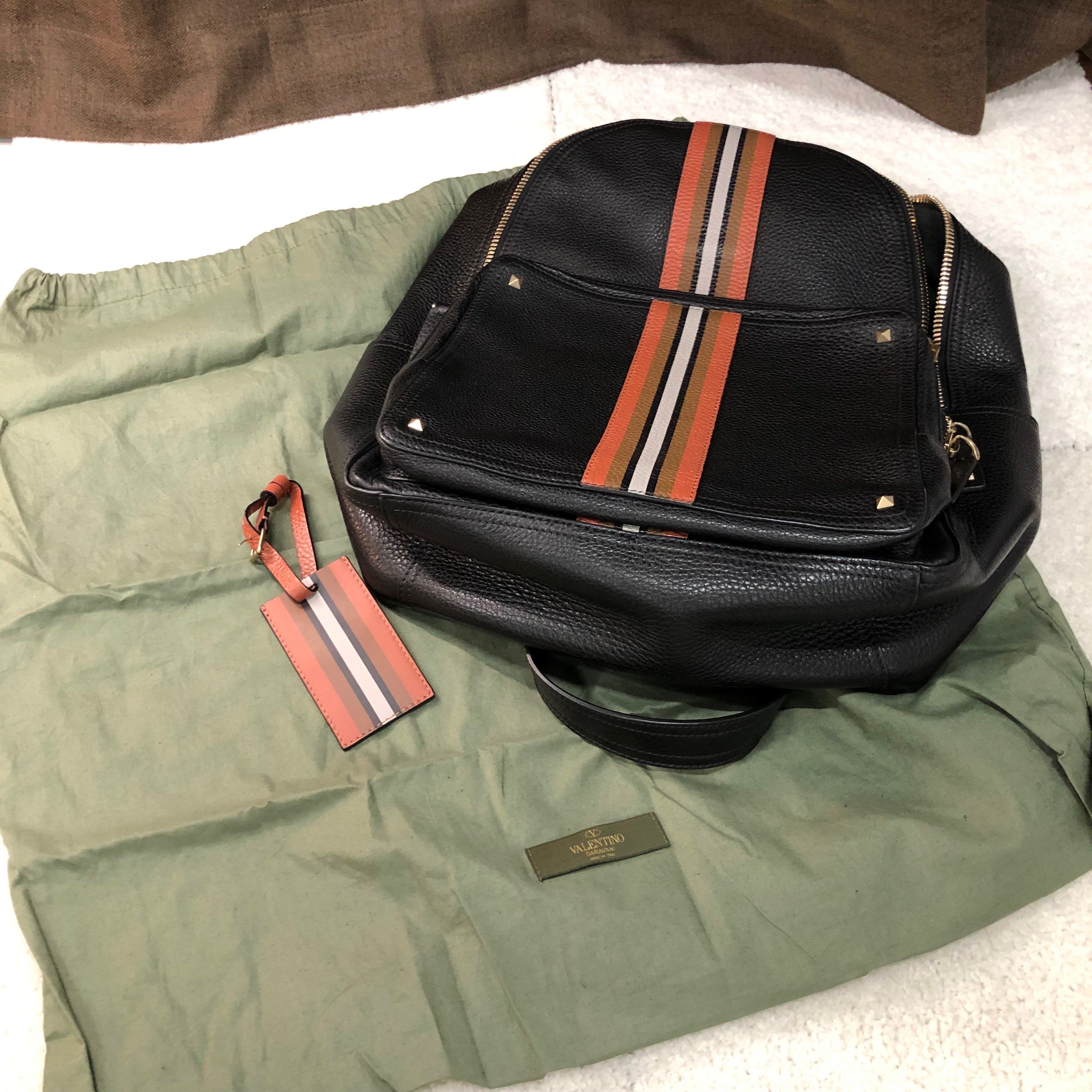 ヴァレンティノ ロックスタッズ レザーバックパック