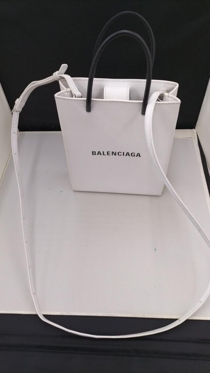 BALENCIAGA