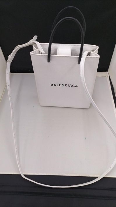 BALENCIAGA