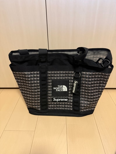 Supreme x The North Face Studded Explore Utility Tote. 17L. "Black" NM82125I