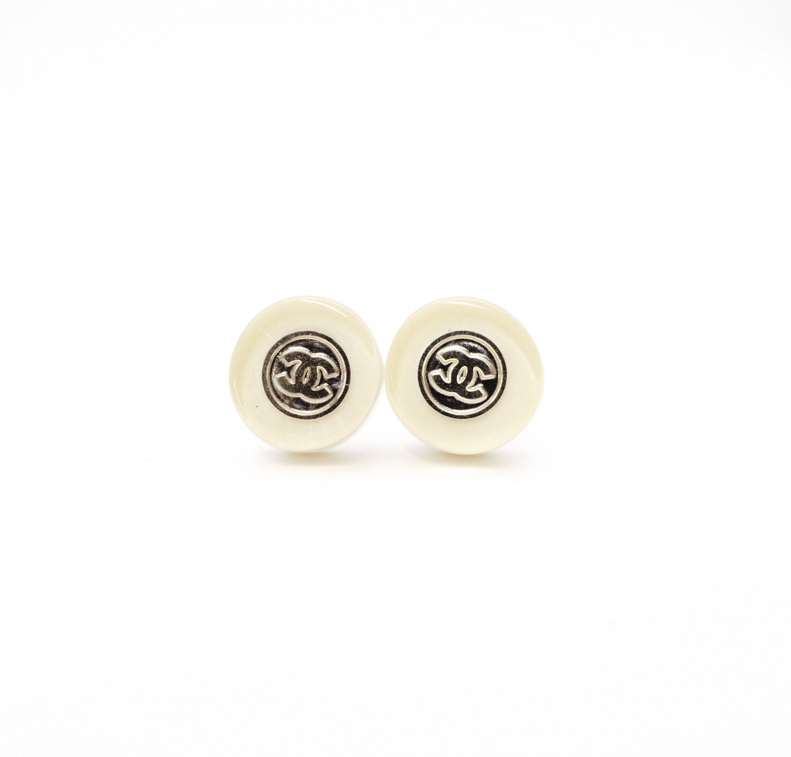 CHANEL シャネル ピアス メタル シルバー オフホワイト