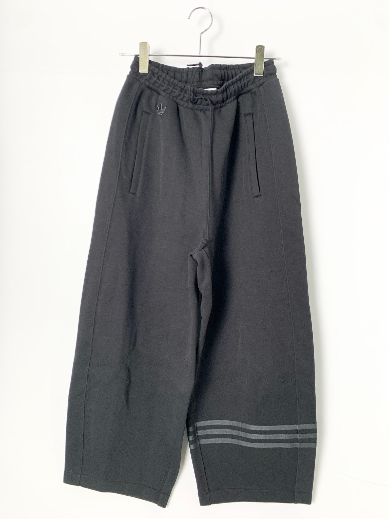 adidas Neuclassics Sweatpants "Black"