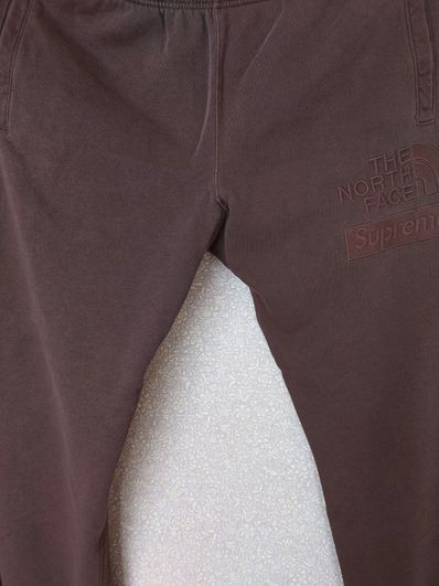 Supreme x The North Face Pigment Printed Sweatpant "Brown"