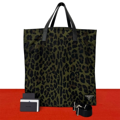 PRADA プラダ 三角ロゴ 金具 ナイロン レザー ショルダーバッグ グリーン
27724