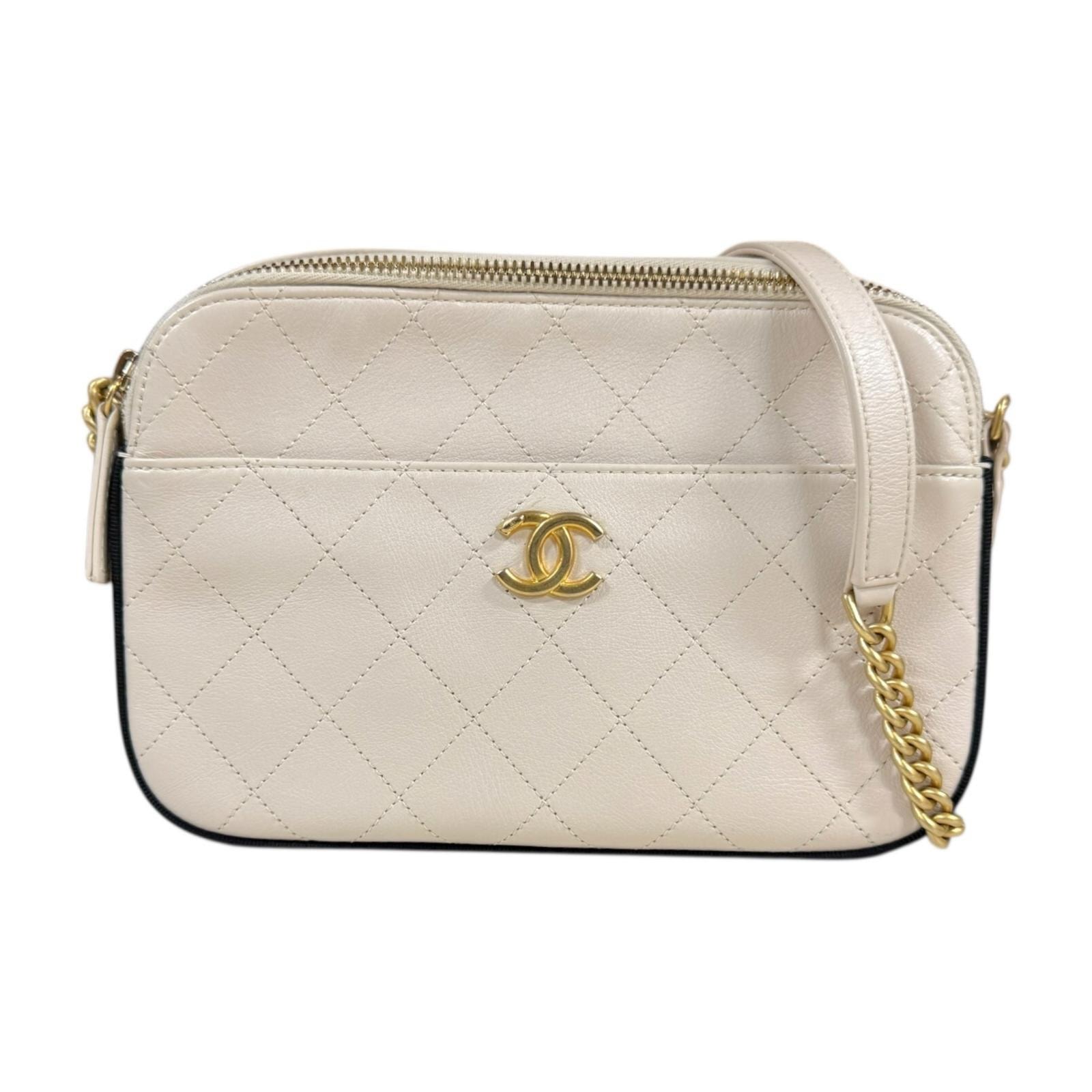 シャネル マトラッセ ショルダーバッグ レザー ベージュ レディース CHANEL 中古