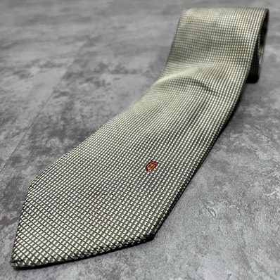 【FENDI】フェンディ ワンポイントロゴ 刺繍 マイクロチェック 格子柄 シルバー グレー ジャカード ネクタイ メンズ ヴィンテージ 総柄