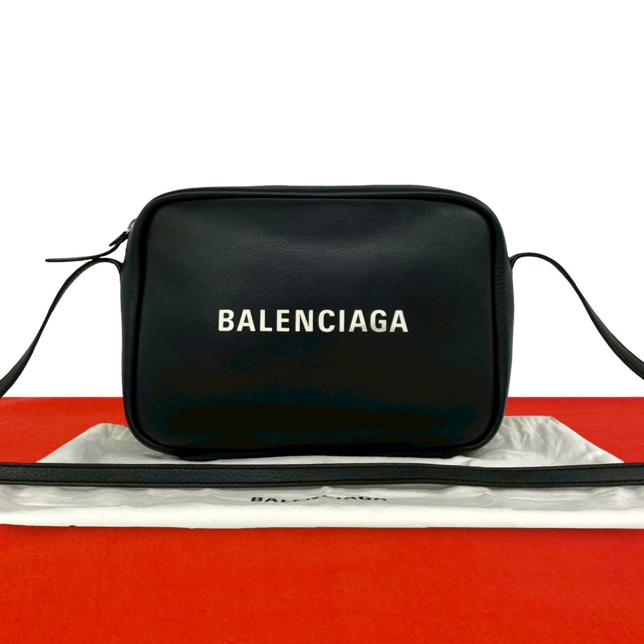 BALENCIAGA バレンシアガ エブリデイ カメラバッグ ロゴ レザー ショルダーバッグ ブラック
 86243