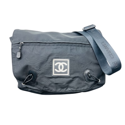 CHANEL 希少 シャネル スポーツライン ショルダーバッグ ココマーク ナイロン 8番台シリアル メッセンジャーバッグ シルバー金具 Bランク 鑑定済 中古 シャネルバッグ