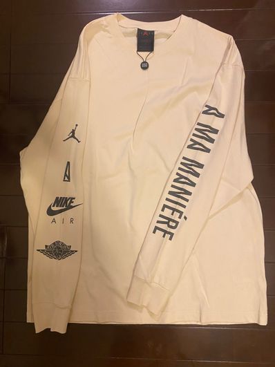 A MA MANIERE × JORDAN Long Tee "Light Cream/Black" CV3448-292 / CV3449-292