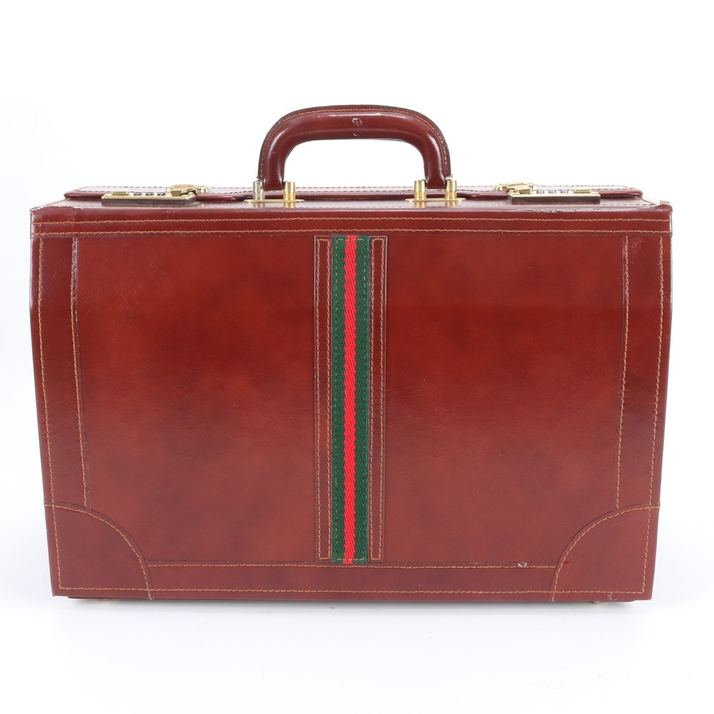 グッチ GUCCI オールドグッチ 004-01-0476 ヴィンテージ 2WAY クラッチバッグ ショルダーバッグ レザー レッド×ゴールド金具 楽天市場】GUCCI グッチ 004-01-0476 ヴィンテージ オールドグッチ