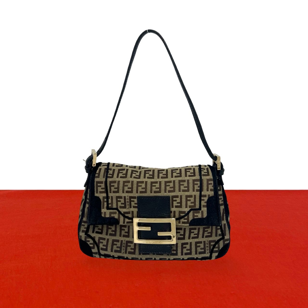 FENDI フェンディ ズッキーノ FF 柄 キャンバス レザー ショルダーバッグ ブラウン
26242