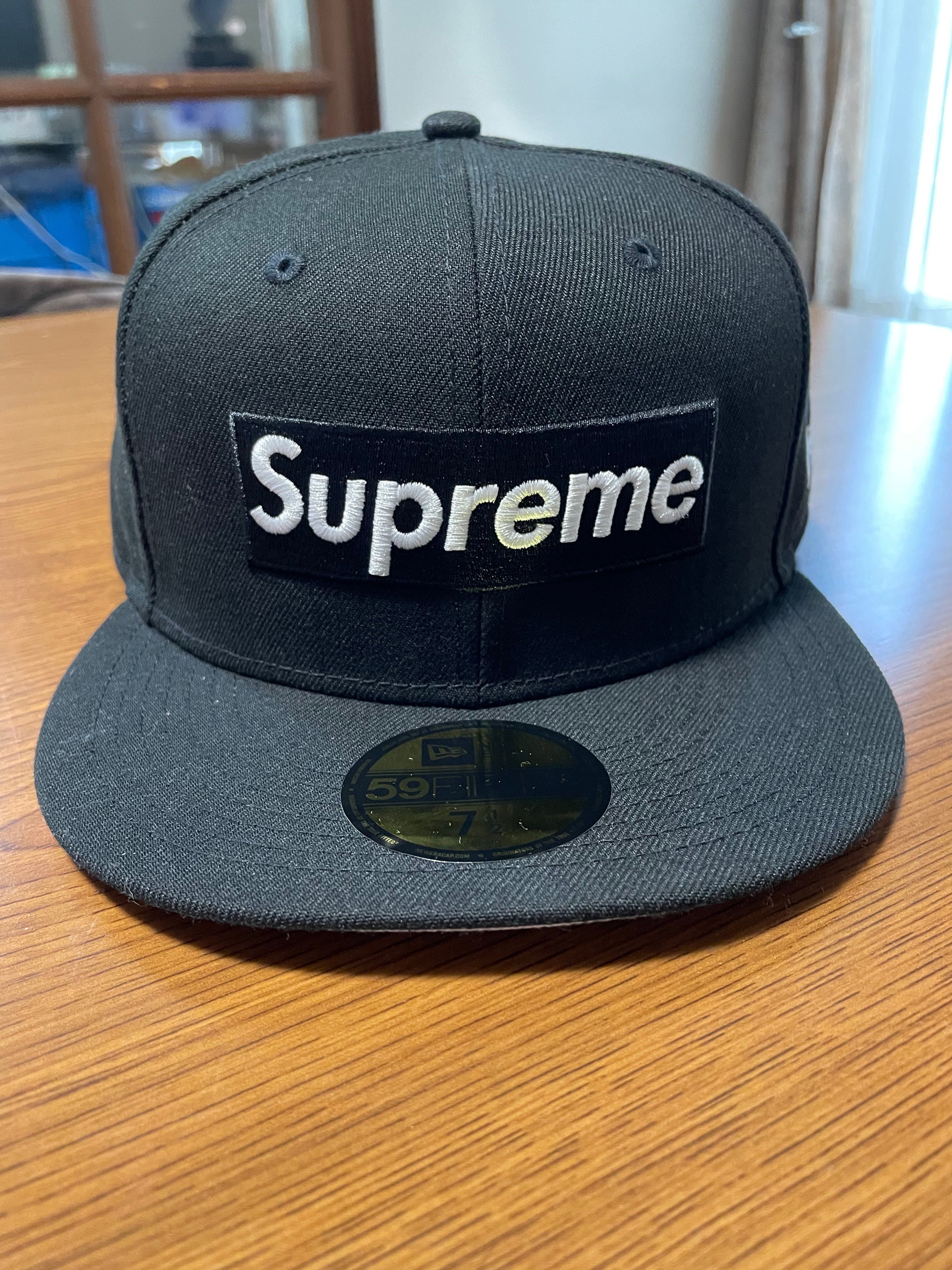 Supreme Champions Box Logo New Era® "Black"