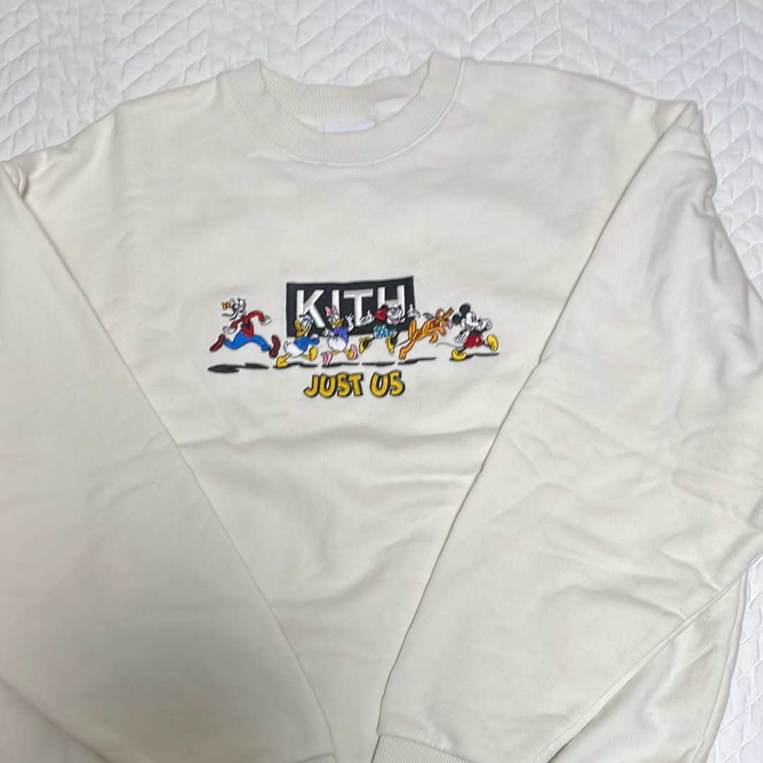 キス x ディズニー ミッキー & フレンズ ファミリー クルーネック "サンドリフト"