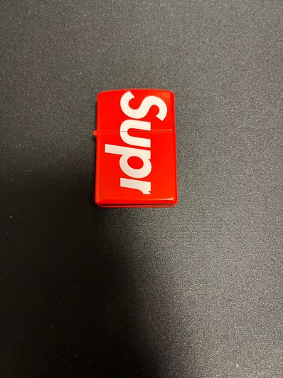 Supreme Logo Zippo "Red"