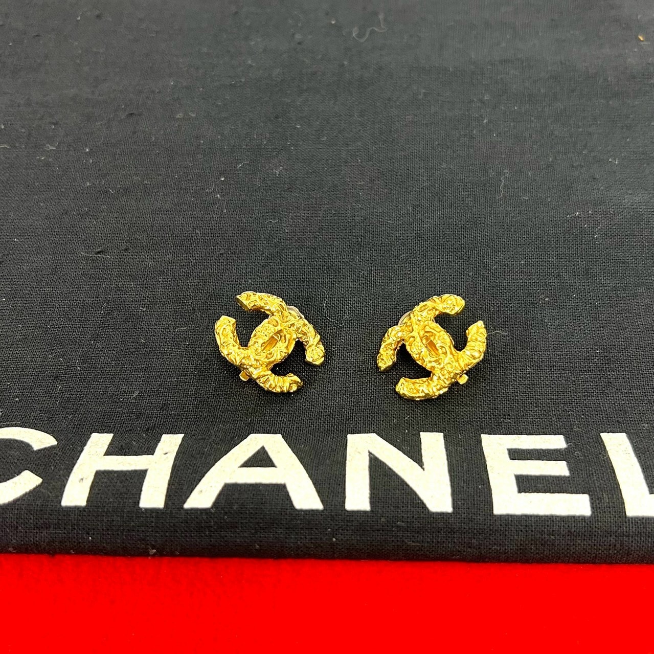 CHANEL シャネル ココマーク 溶岩 モチーフ イヤリング GP イヤリング ゴールド
 316-4
