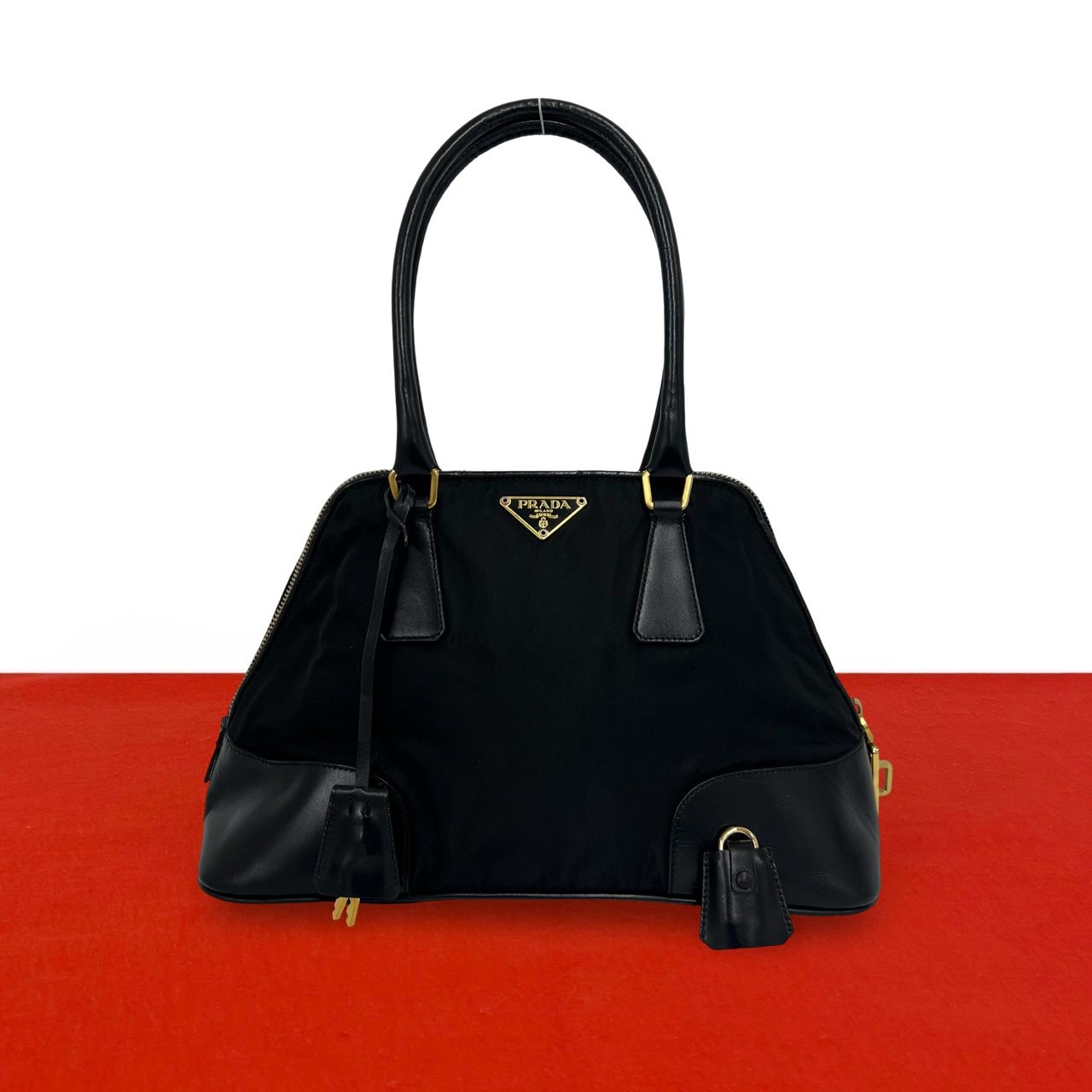 PRADA プラダ 三角 ロゴ 金具 ナイロン レザー ショルダーバッグ ブラック
 78722