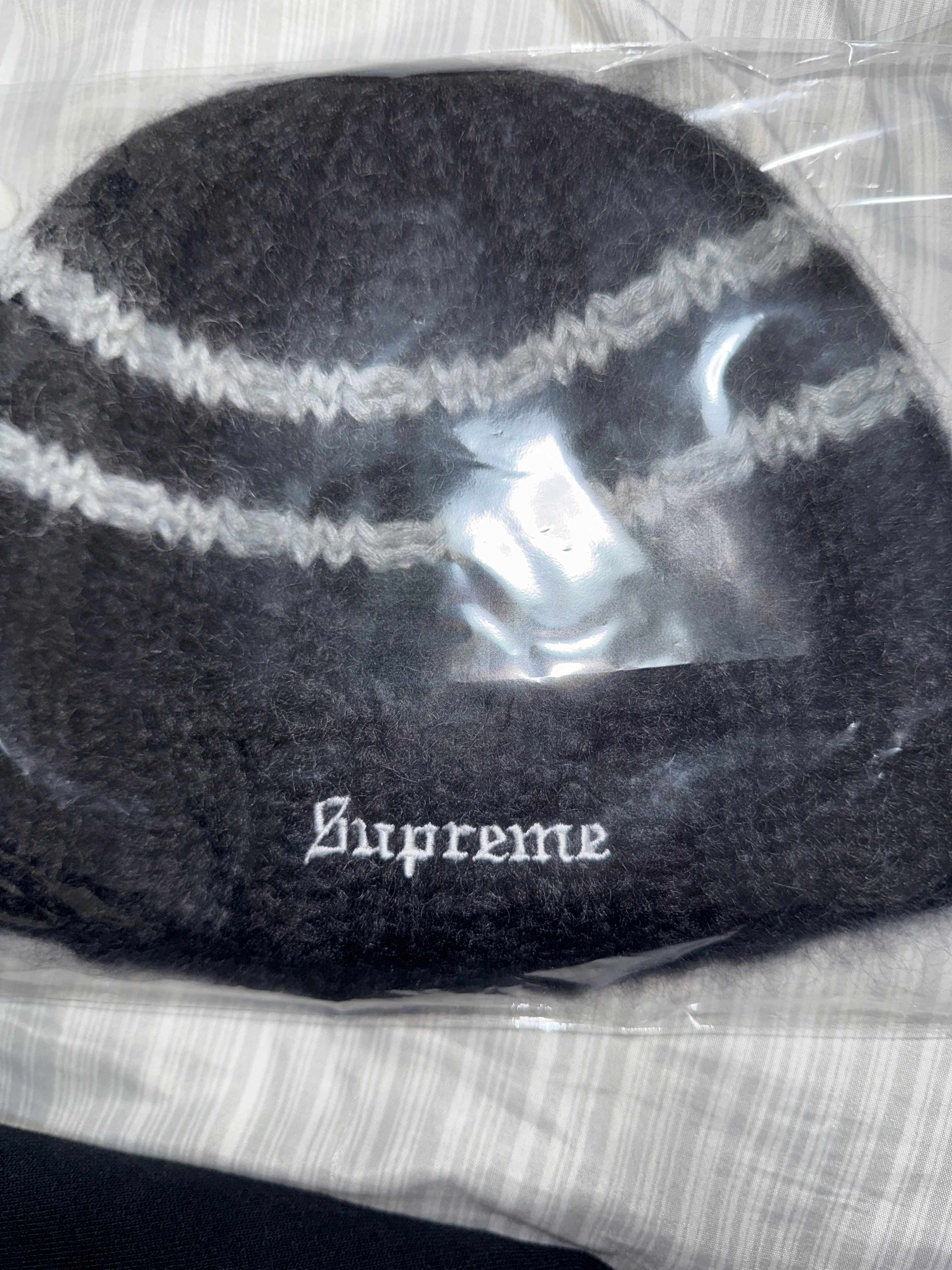 Supreme Brushed Stripe Beanie "Black"