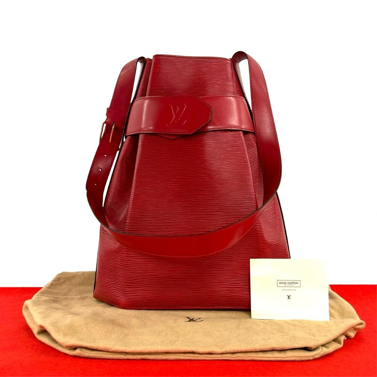 LOUIS VUITTON ルイヴィトン サックデポール エピ レザー ショルダーバッグ レッド
 5515b