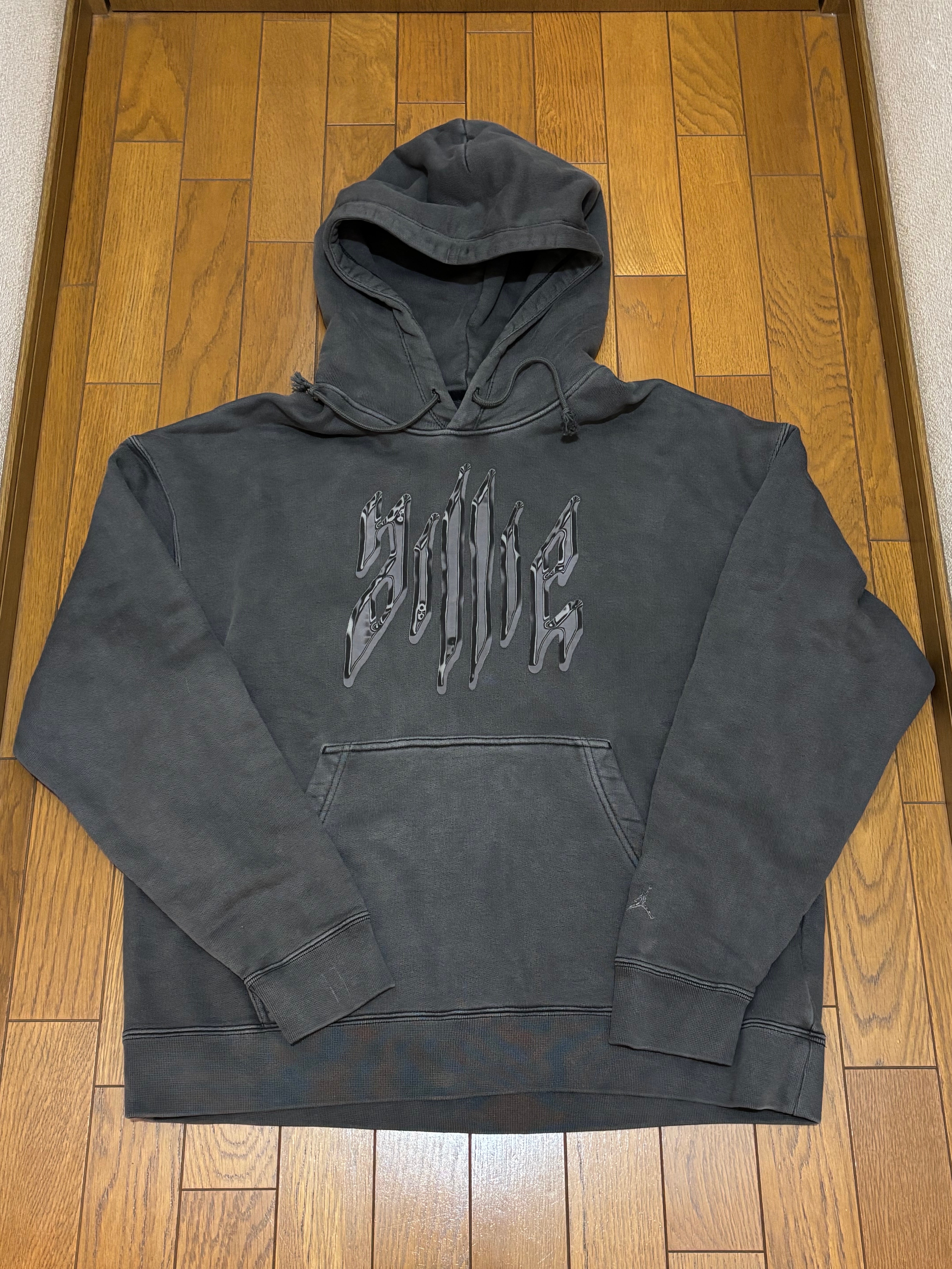 NIKE×ビリー・アイリッシュ フーディー