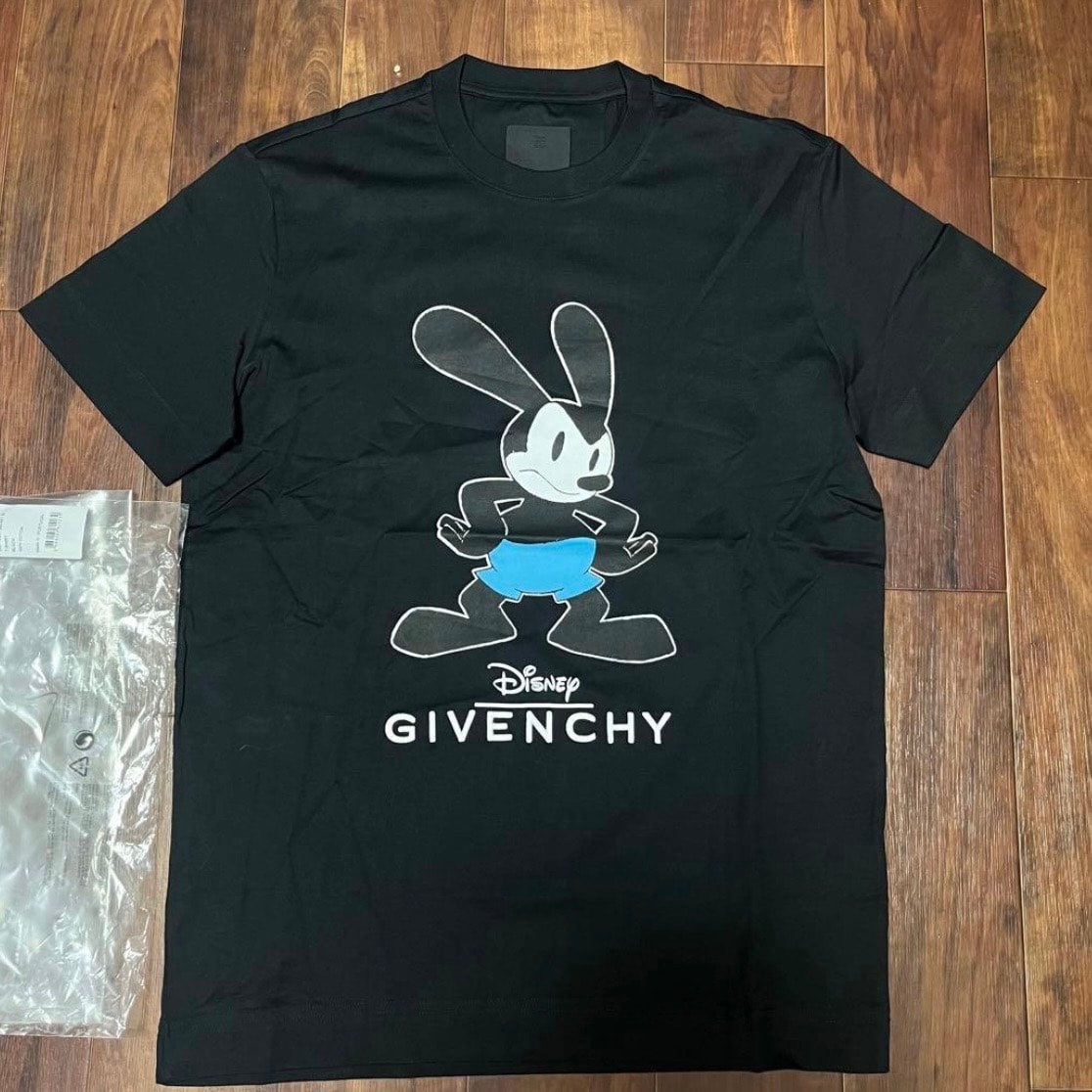 Givenchy ジバンシーオズワルドディズニーブラックプリントtシャツ