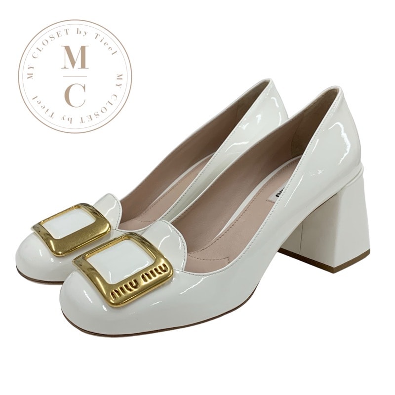 ミュウミュウ MIUMIU パンプス 靴 シューズ パテント ホワイト 白 ゴールド 未使用 ロゴ バックル