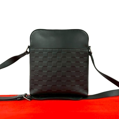 LOUIS VUITTON ルイヴィトン ディストリクト ダミエ アンフィニ レザー ショルダーバッグ ブラック
18335