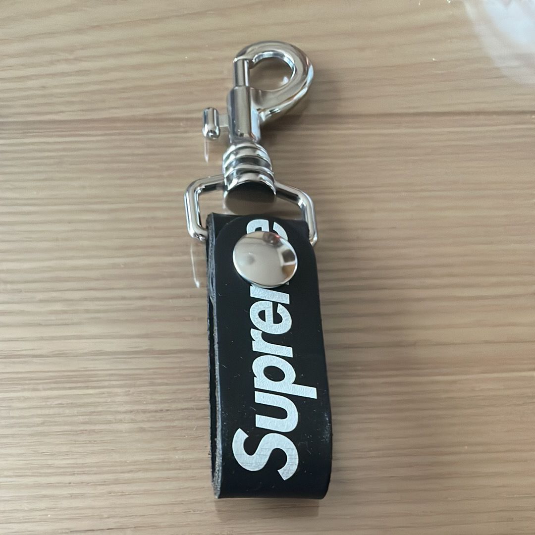 Supreme Leather Key Loop "Black"