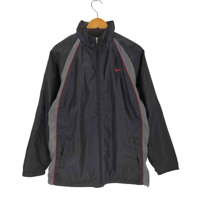 銀タグ スウッシュ刺繍 ナイロンフーディージャケット【1142087476909】