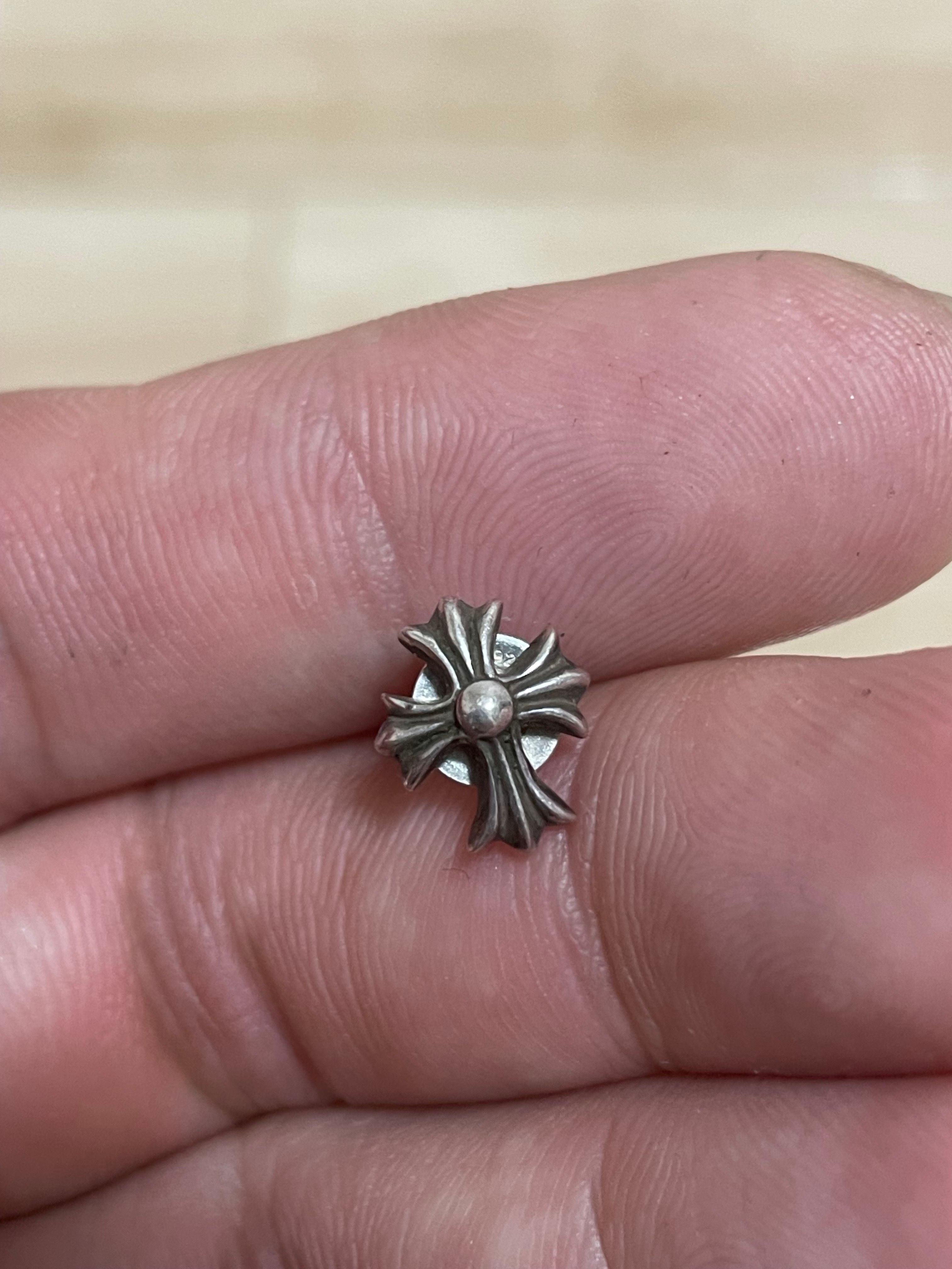 Chrome Hearts #2 Cross Stud Earring "Silver"