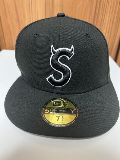 Supreme S Logo New Era "Black" (22FW)