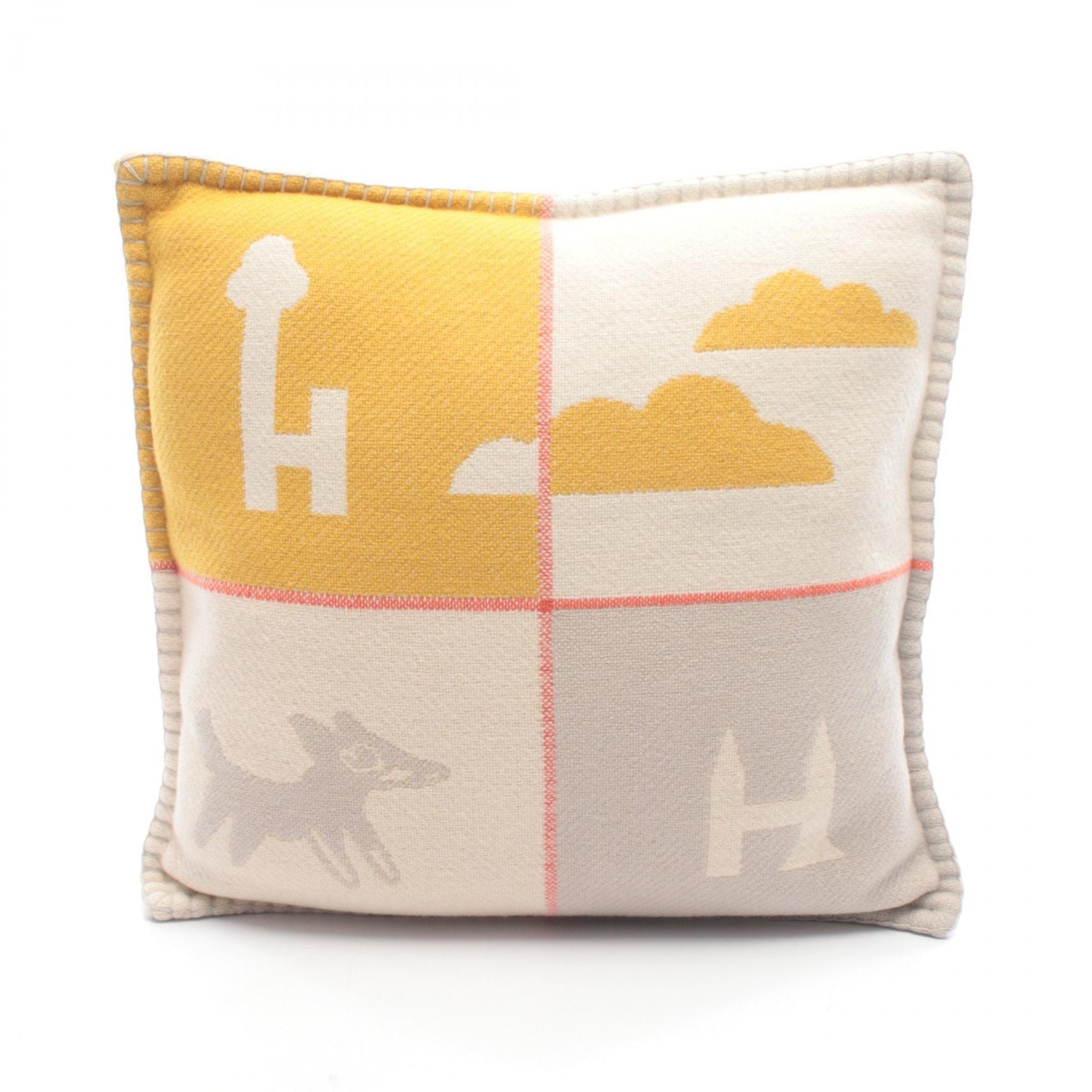 エルメス HERMES アヴァロン エポペ クッション アクセサリー メリノウール / カシミヤ レディース ホワイト系 / イエロー系 / グレー系 H103820M04 【中古】