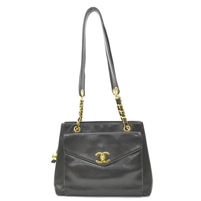 シャネル CHANEL ショルダーバッグ レザー/メタル ブラック/ゴールド レディース【中古】 e61563g