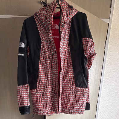 Supreme x The North Face Studded Mountain Light Jacket "Red"