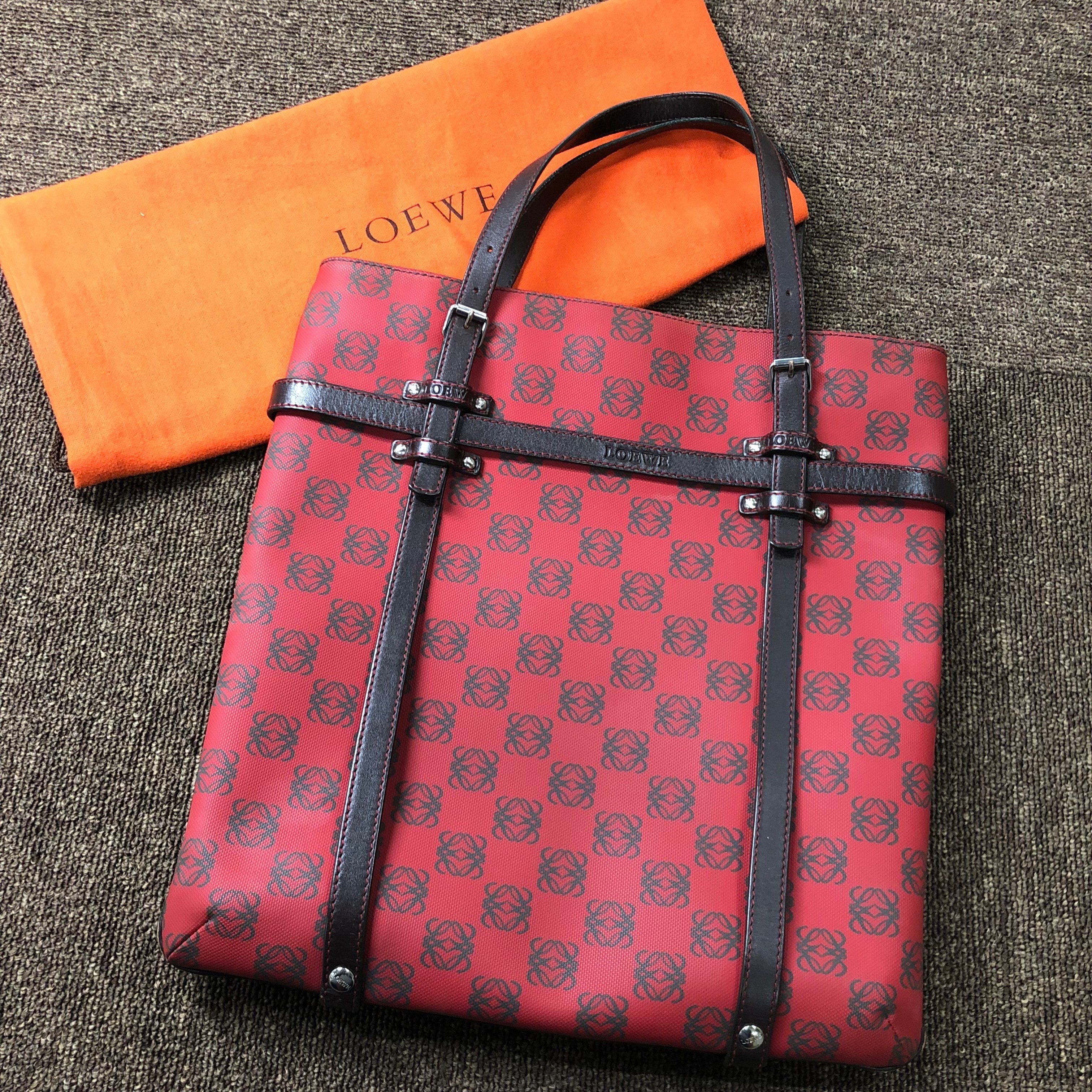 ロエベ アナグラム 赤 トートバッグ