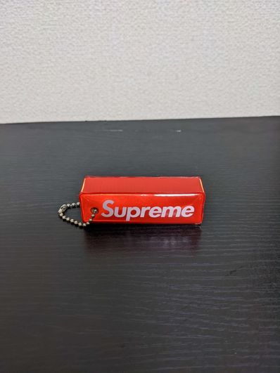 supreme puffy KEYchain