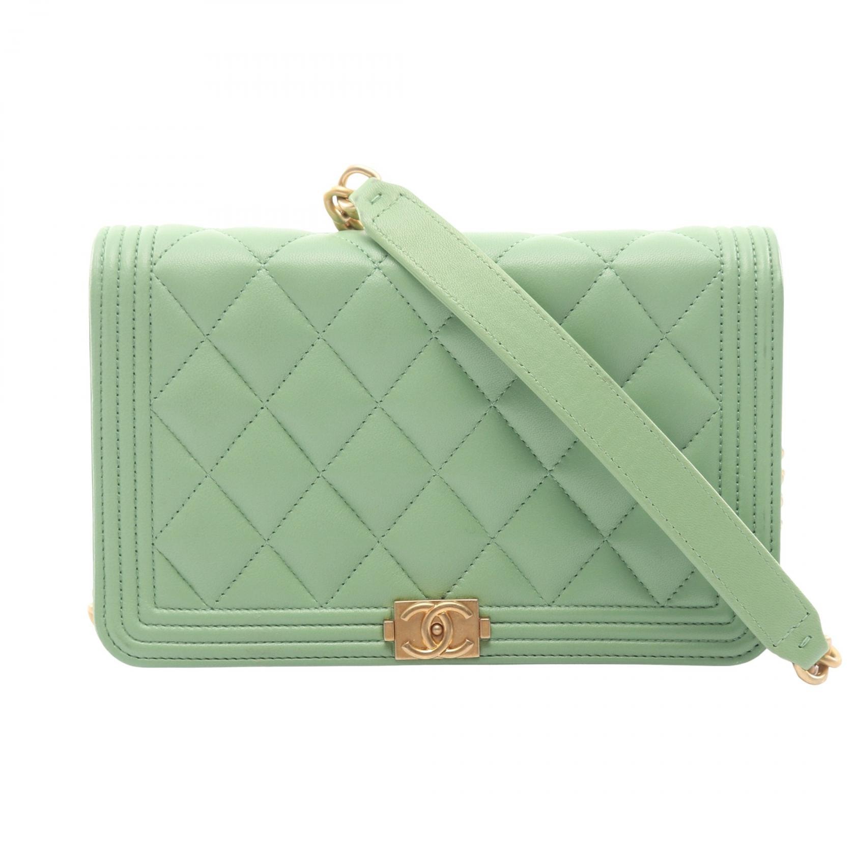 シャネル CHANEL ボーイシャネル マトラッセ ショルダーバッグ バッグ ラムスキン(羊革) レディース グリーン系 AP1117 【中古】