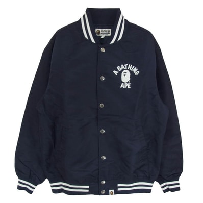 A BATHING APE アベイシングエイプ ブルゾン 001GDM201001H カレッジ ロゴ プリント ナイロン ブルゾン スタジャン ネイビー系 S【新古品】【未使用】【中古】