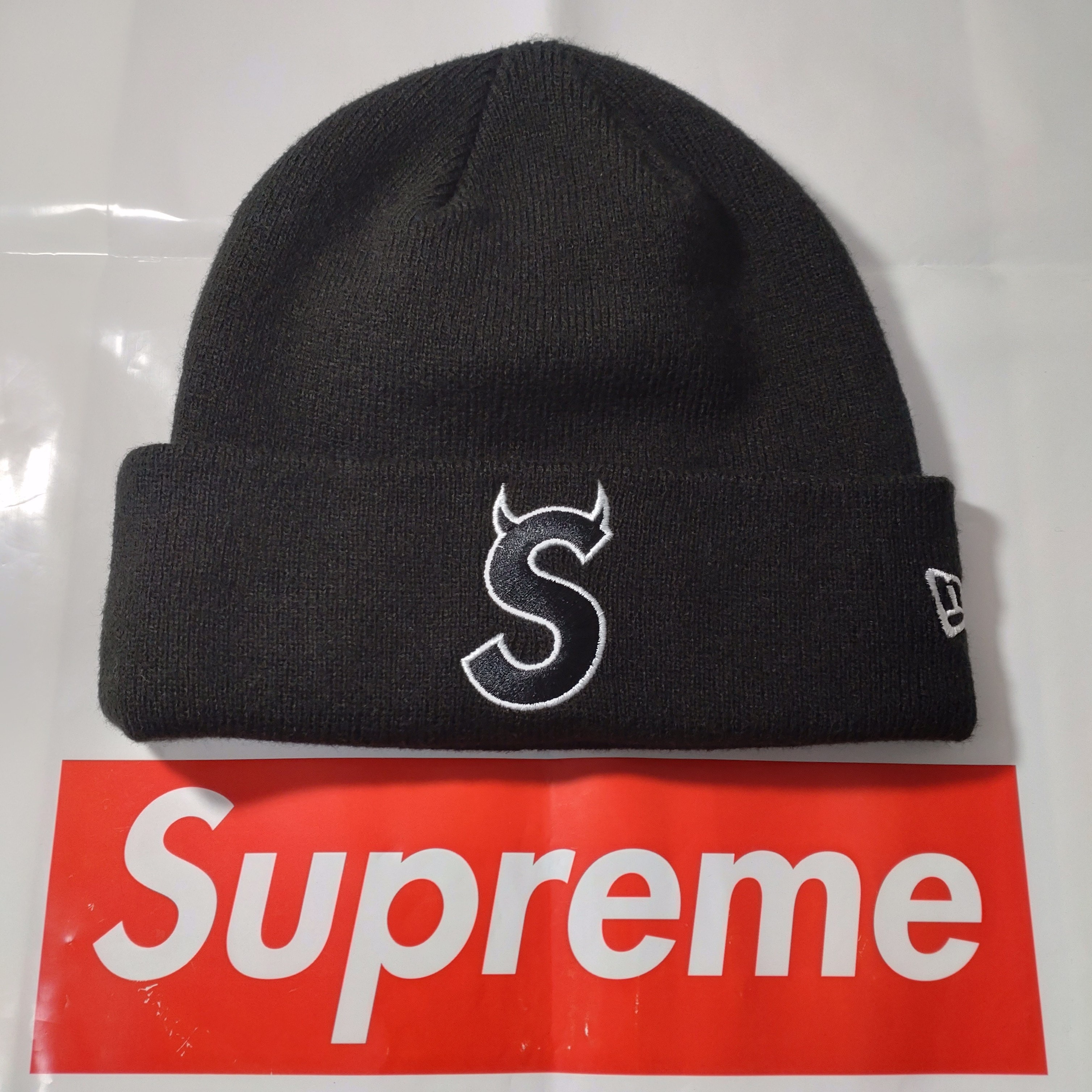 Supreme New Era S Logo Beanie "Black" (22FW)