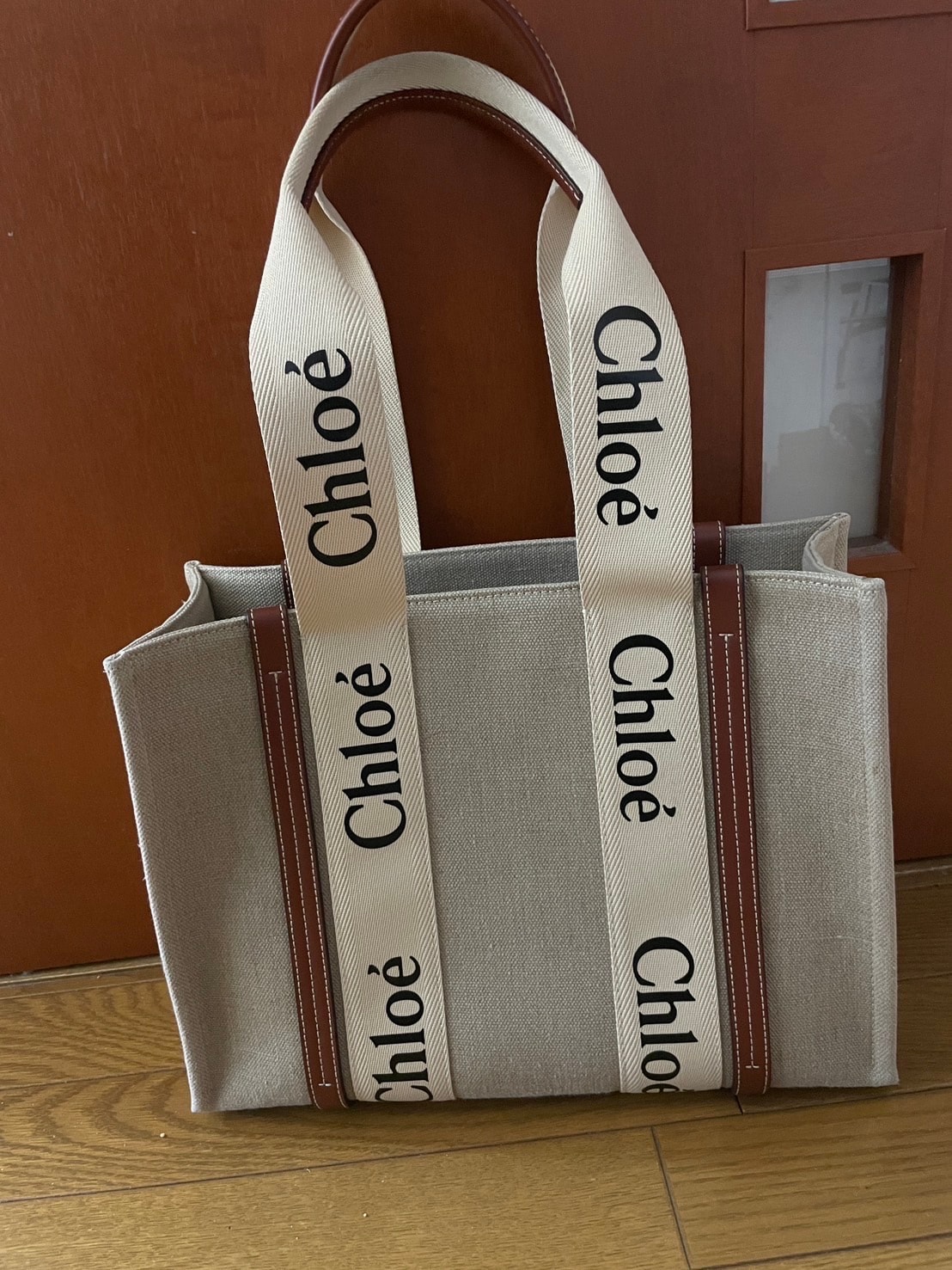 Chloe Medium Woody Tote Bag "White/Brown"