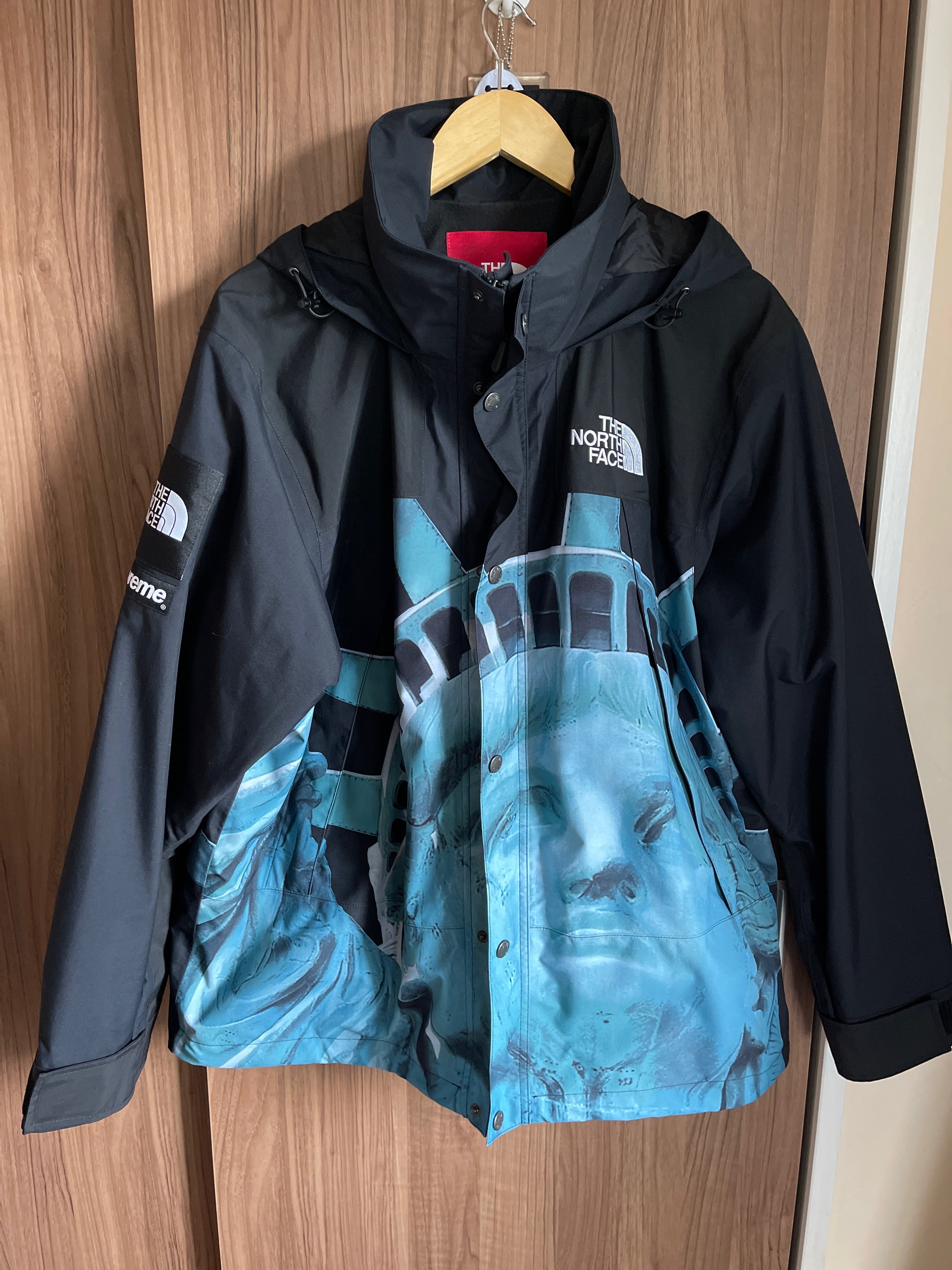 Supreme x The North Face Statue of Liberty Mountain Jacket "Black"
