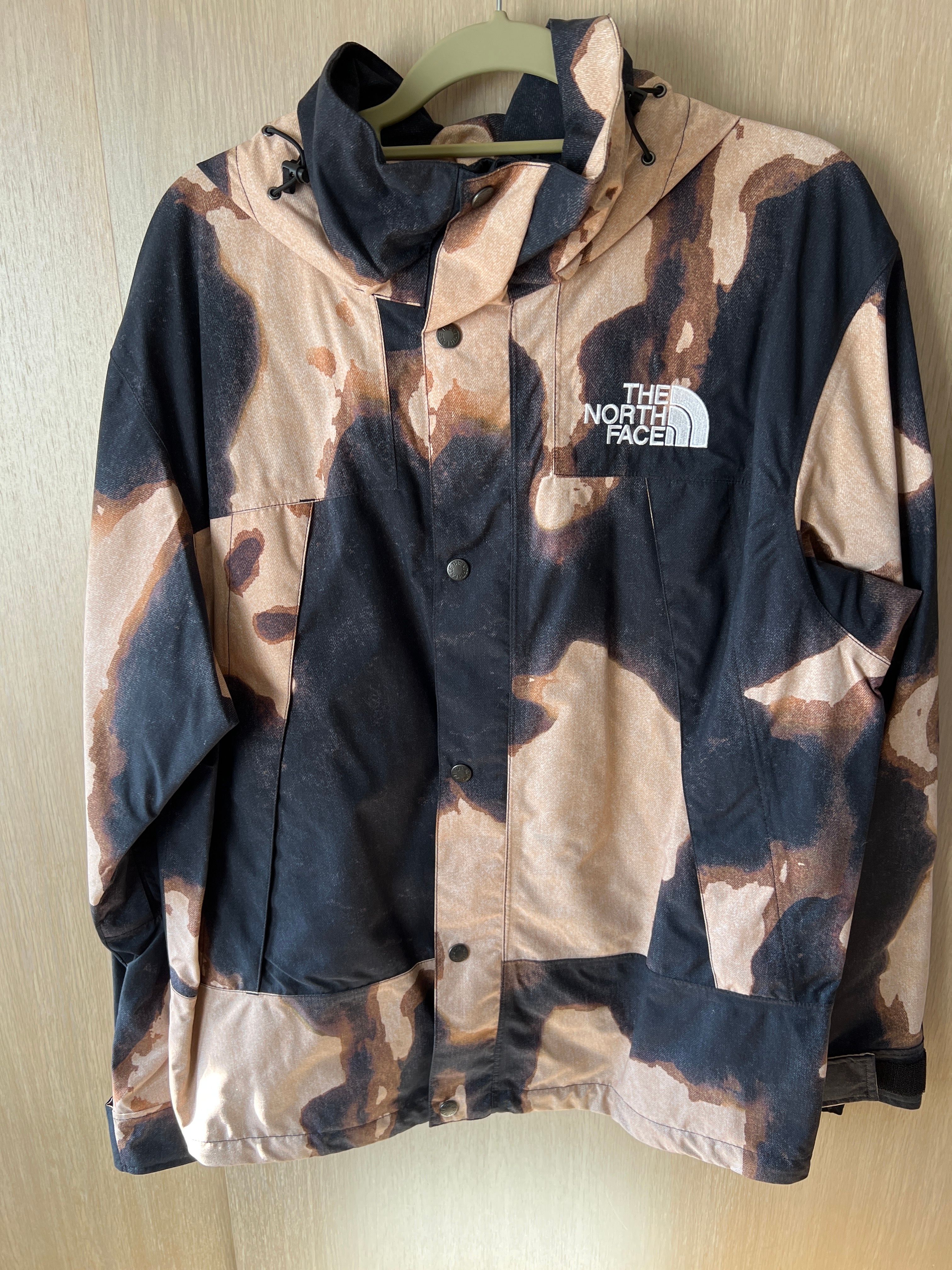 Supreme x The North Face Bleached Denim Print Mountain Jacket "Black"