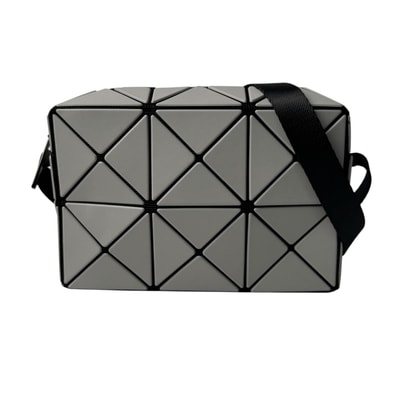 美品 イッセイミヤケ バオバオ BOA BOA ISSEY MIYAKE CUBOID ショルダーバッグ 斜めがけ クロスボディ レディース