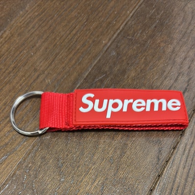 Supreme Webbing Keychain "Red" (23SS)