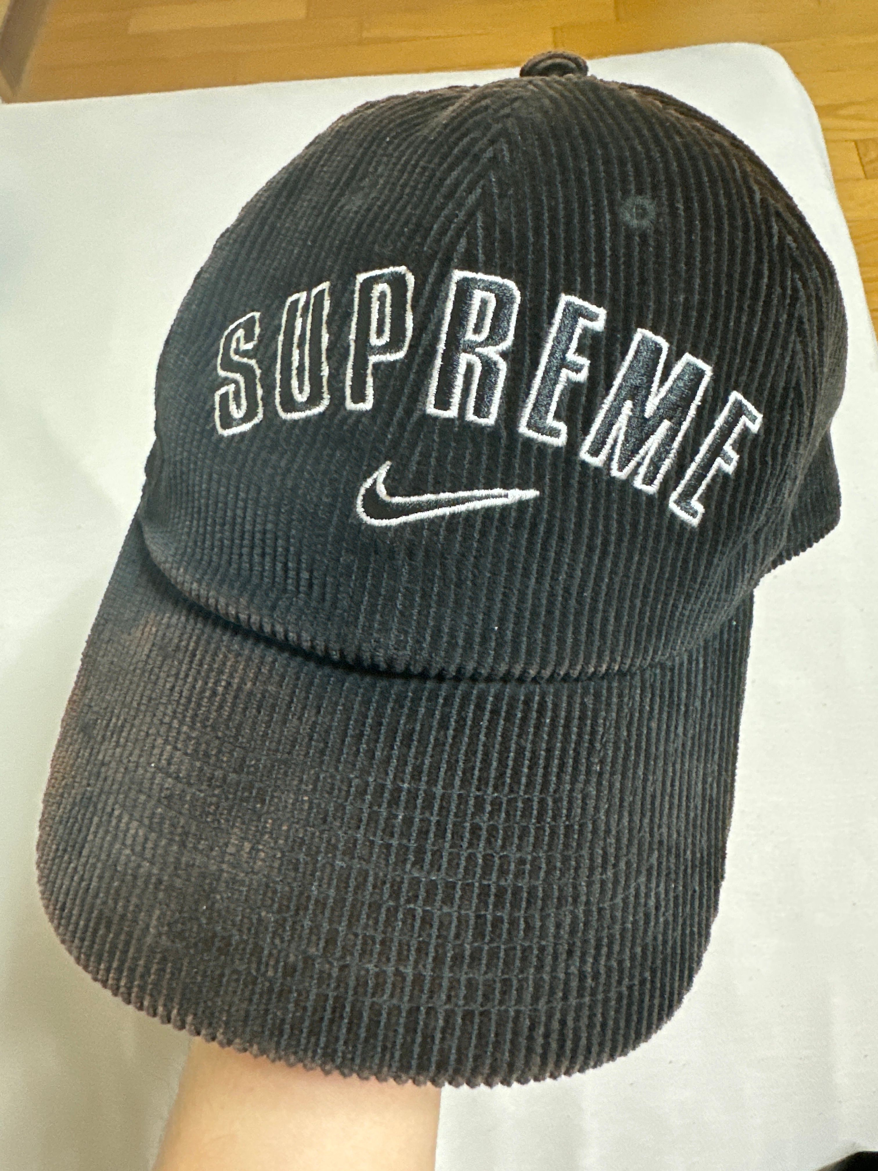 Supreme / Nike Arc Corduroy 6-Panel "Black"