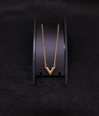 Louis Vuitton Essential V Necklace "Gold"
