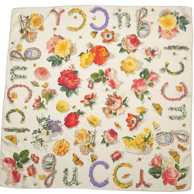 ■美品■GUCCI グッチ フローラ スカーフ フラワー 蝶々 88cm×87cm イタリア製 ブランド古着【中古】20260916/RB0847