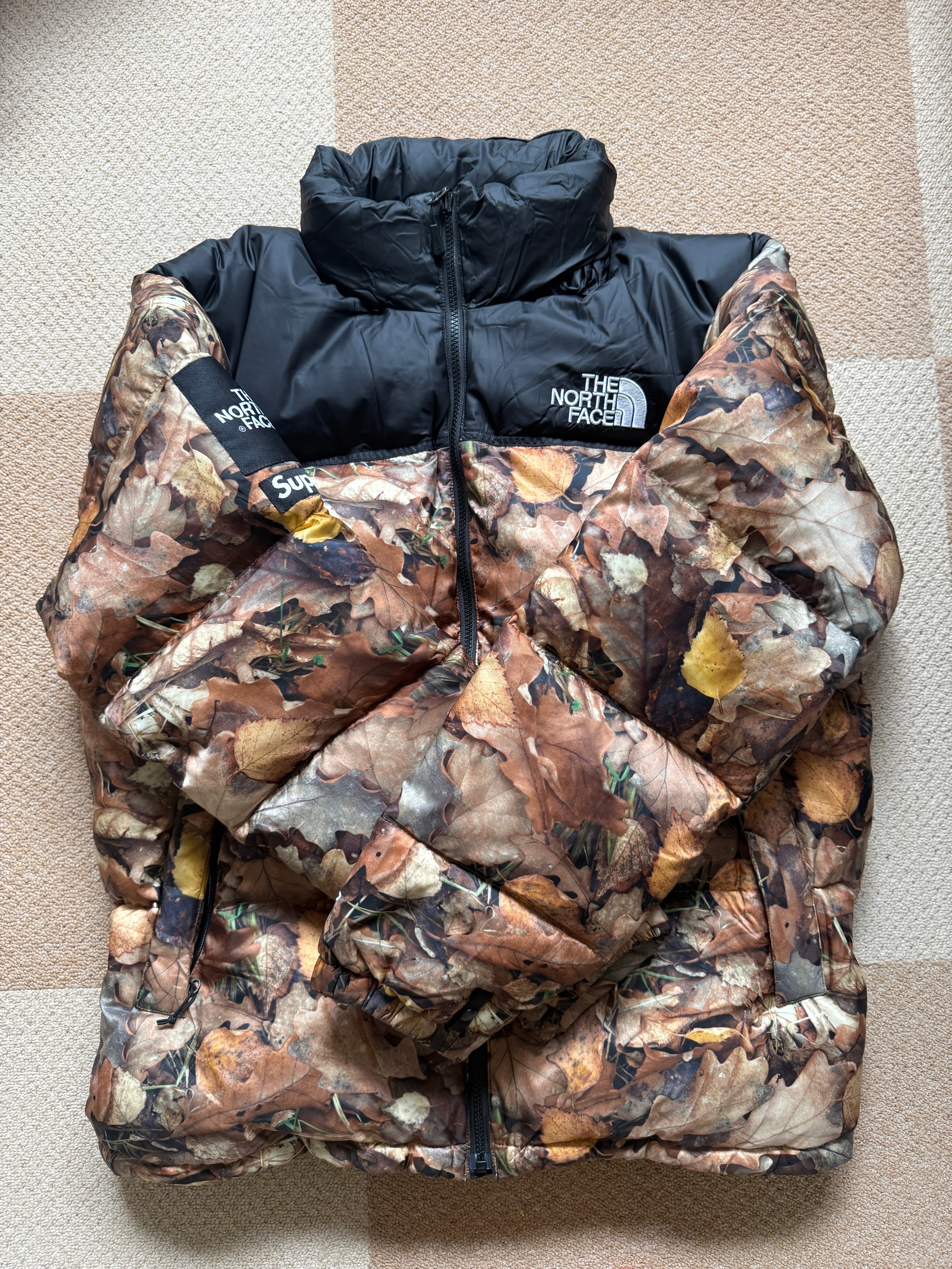 シュプリーム x ザノースフェイス 枯葉 ヌプシ ジャケット "リーブス" ND51602I / NF0A2SZ4
